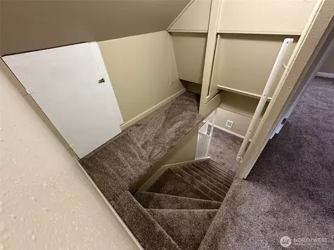 Entry Way - 329 24th St, Longview, WA 98632 photo 1 of 1