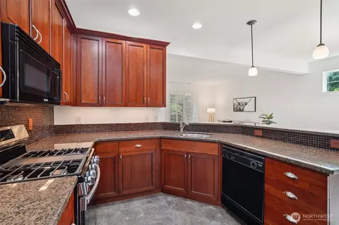 Kitchen - 907 148th St SE, Mill Creek, WA 98012 photo 2 of 2