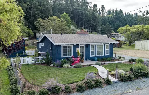 3591 Shell St, Greenbank, WA 98253