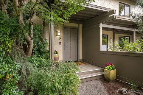 6570 Park Point Way NE, Seattle, WA 98115
