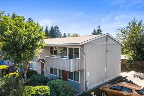 9623 S 248th St #F2, Kent, WA 98030