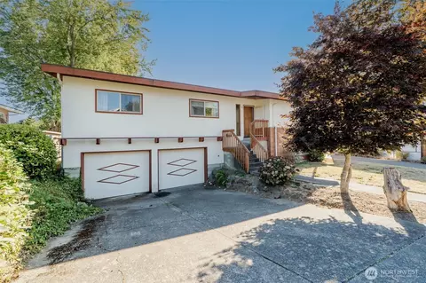3609 SW Holden St, Seattle, WA 98126