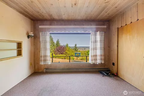 Bedroom - 170 Clara Crest Ln, Sequim, WA 98382 photo 1 of 7