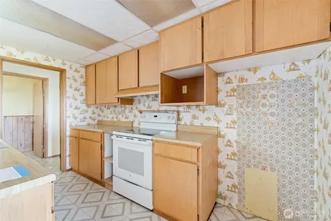 Kitchen - 170 Clara Crest Ln, Sequim, WA 98382 photo 4 of 4