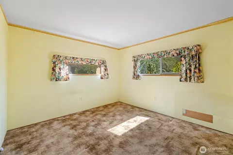 Bedroom - 170 Clara Crest Ln, Sequim, WA 98382 photo 4 of 7