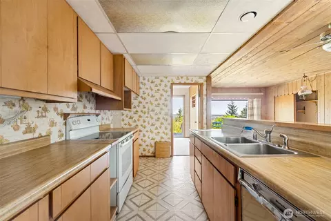 Kitchen - 170 Clara Crest Ln, Sequim, WA 98382 photo 1 of 4