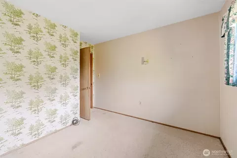 Bedroom - 170 Clara Crest Ln, Sequim, WA 98382 photo 3 of 7