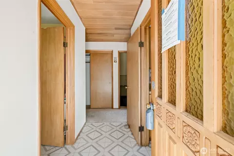 Entry Way - 170 Clara Crest Ln, Sequim, WA 98382 photo 2 of 2
