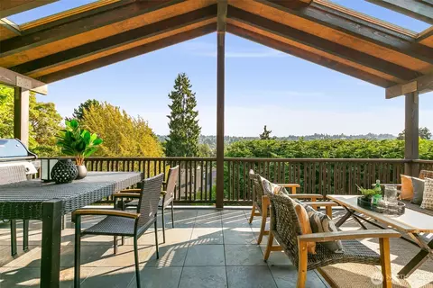117 N 40th St, Seattle, WA 98103