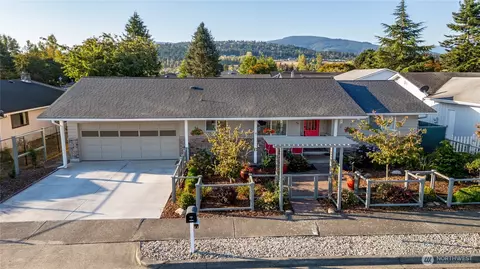 961 E Fir St, Sequim, WA 98382