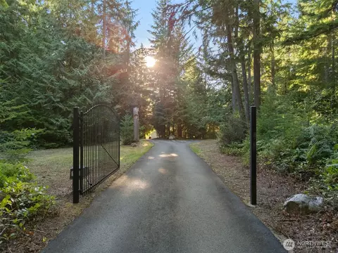 10500 Banner Rd SE, Olalla, WA 98359