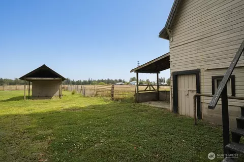 Exterior - 18225 SE 416th St, Enumclaw, WA 98022 photo 2 of 4