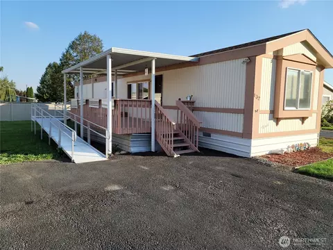 3010 W Peninsula Dr #132, Moses Lake, WA 98837