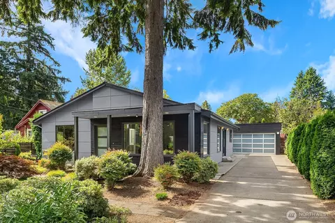 11519 17th Ave NE, Seattle, WA 98125