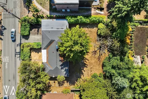 4047 86th Ave SE, Mercer Island, WA 98040