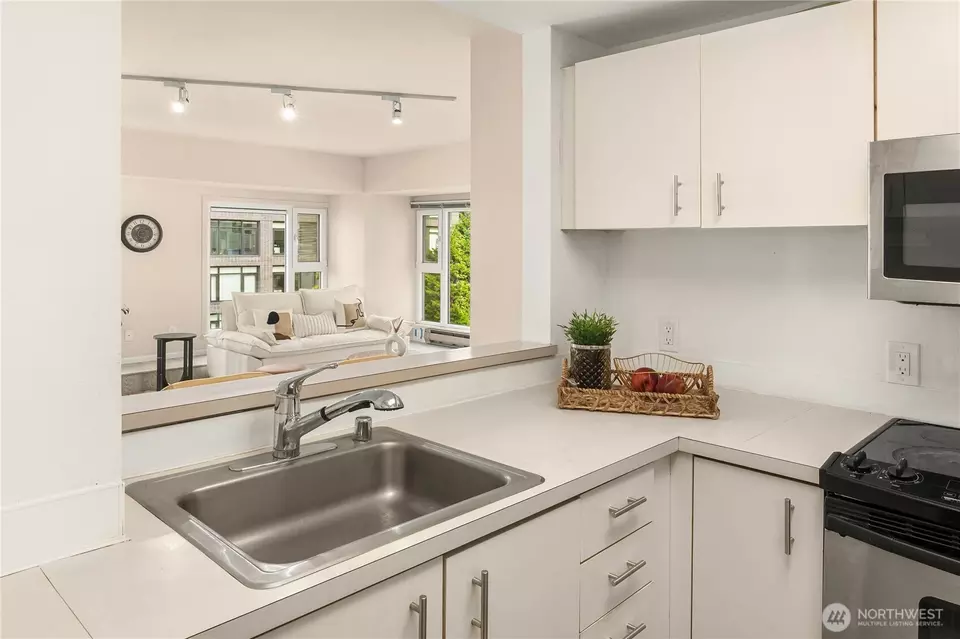 Kitchen - 121 Vine St #506, Seattle, WA 98121 photo 2 of 4