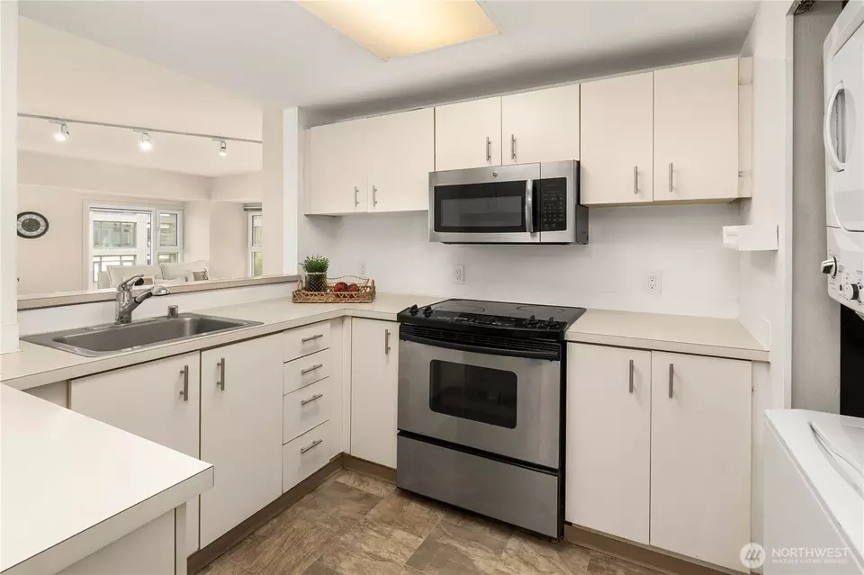 Kitchen - 121 Vine St #506, Seattle, WA 98121 photo 4 of 4