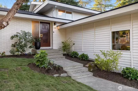 915 145th Pl SE, Bellevue, WA 98007