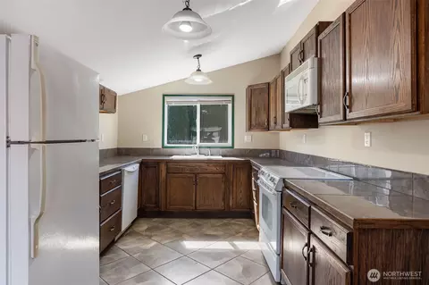 Kitchen - 916 B St, Vader, WA 98593 photo 1 of 4