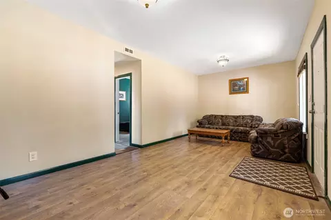 Living - 916 B St, Vader, WA 98593 photo 3 of 3
