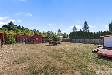 Exterior - 916 B St, Vader, WA 98593 photo 6 of 8