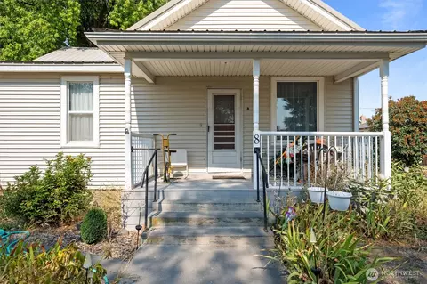 Exterior - 8 W 3rd St, Odessa, WA 99159 photo 1 of 6