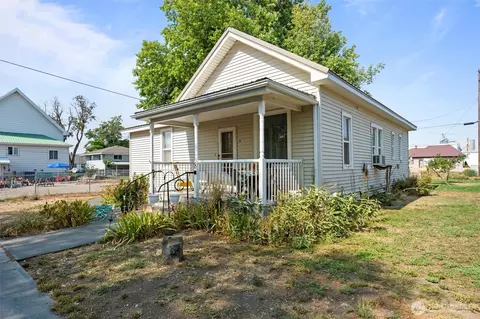 Exterior - 8 W 3rd St, Odessa, WA 99159 photo 3 of 6