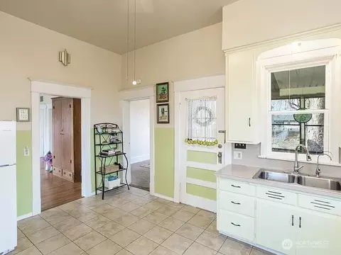 Kitchen - 8 W 3rd St, Odessa, WA 99159 photo 2 of 3