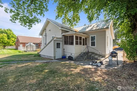 Exterior - 8 W 3rd St, Odessa, WA 99159 photo 5 of 6