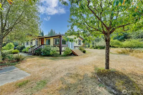 15035 Sunrise Dr NE, Bainbridge Island, WA 98110