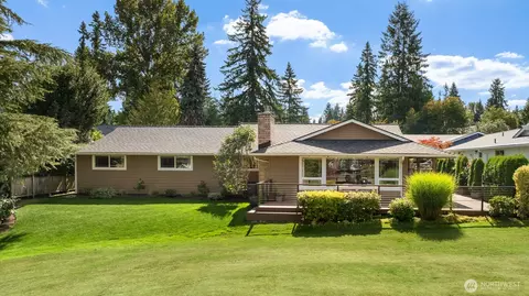 18114 NE 27th St, Redmond, WA 98052