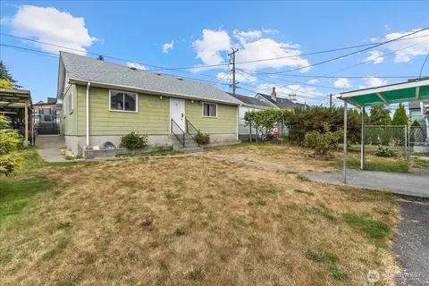 Exterior - 2310 Rockefeller Ave, Everett, WA 98201 photo 4 of 6