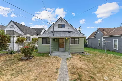 Exterior - 2310 Rockefeller Ave, Everett, WA 98201 photo 2 of 6
