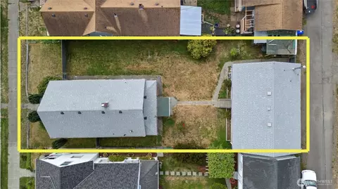View/Area - 2310 Rockefeller Ave, Everett, WA 98201 photo 1 of 4
