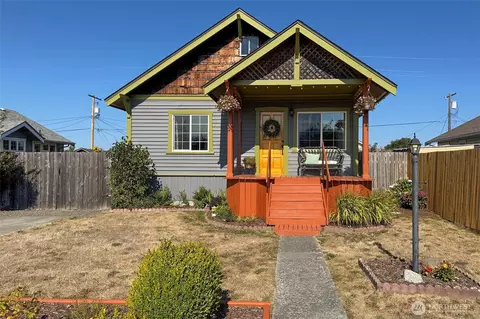1309 W 6th St, Port Angeles, WA 98363