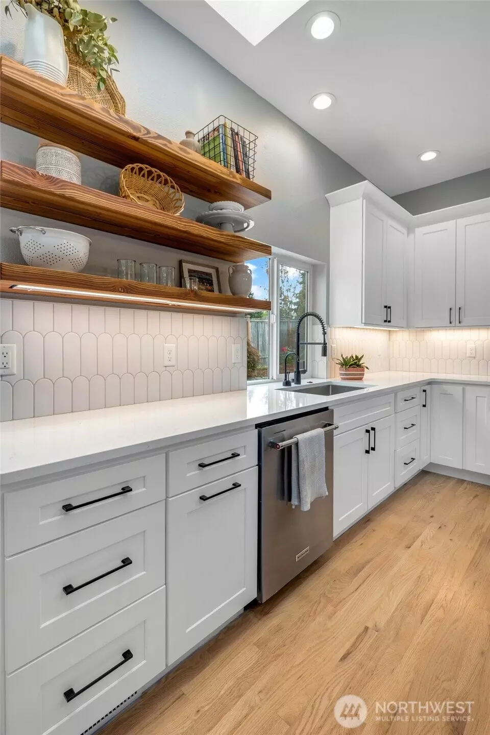 Kitchen - 6416 142nd Pl SE, Snohomish, WA 98296 photo 2 of 5