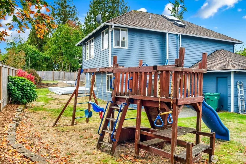 Exterior - 6416 142nd Pl SE, Snohomish, WA 98296 photo 9 of 11