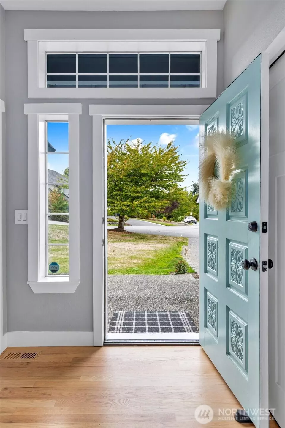 Entry Way - 6416 142nd Pl SE, Snohomish, WA 98296 photo 1 of 2