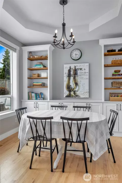 Dining - 6416 142nd Pl SE, Snohomish, WA 98296 photo 1 of 2