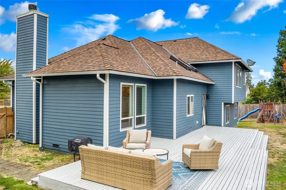 Exterior - 6416 142nd Pl SE, Snohomish, WA 98296 photo 5 of 11