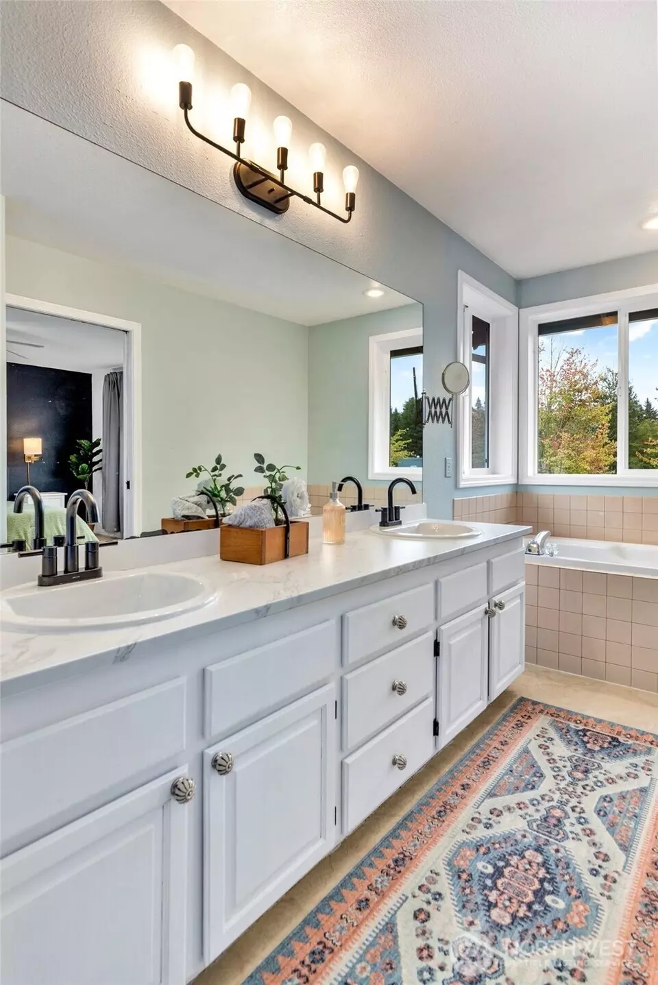 Bath - 6416 142nd Pl SE, Snohomish, WA 98296 photo 3 of 3