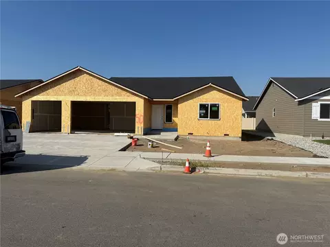 54 Salmon Dr, Wenatchee, WA 98801