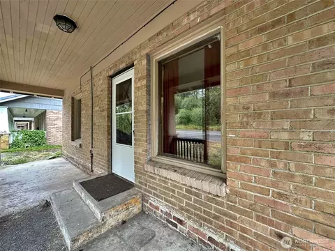 687 State Route 7, Morton, WA 98356