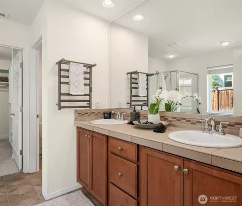 Bath - 22905 41st Ave SE, Bothell, WA 98021 photo 3 of 6