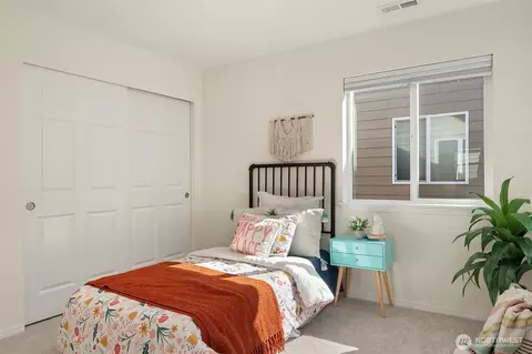Bedroom - 22905 41st Ave SE, Bothell, WA 98021 photo 5 of 5