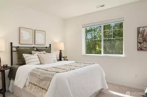 Bedroom - 22905 41st Ave SE, Bothell, WA 98021 photo 4 of 5