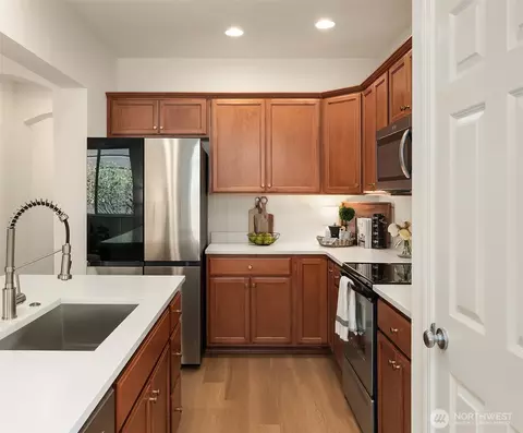 Kitchen - 22905 41st Ave SE, Bothell, WA 98021 photo 2 of 4