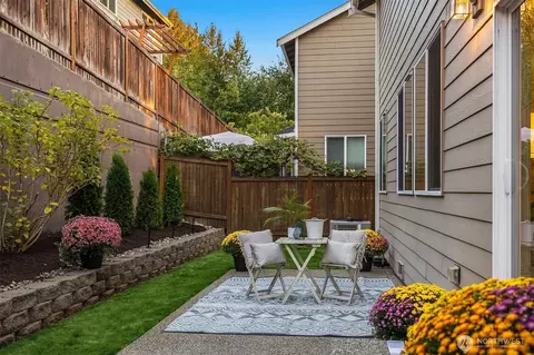 Exterior - 22905 41st Ave SE, Bothell, WA 98021 photo 5 of 7
