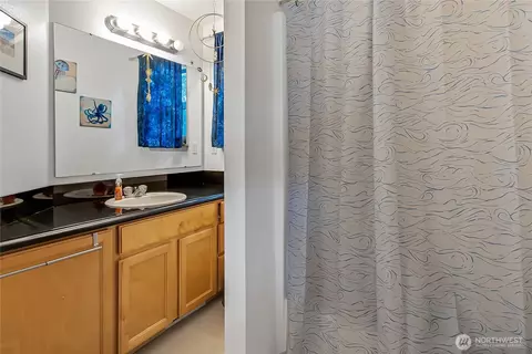 Bath - 1309 Riddell Ave NE, Orting, WA 98360 photo 3 of 4