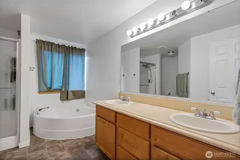 Bath - 1309 Riddell Ave NE, Orting, WA 98360 photo 1 of 4